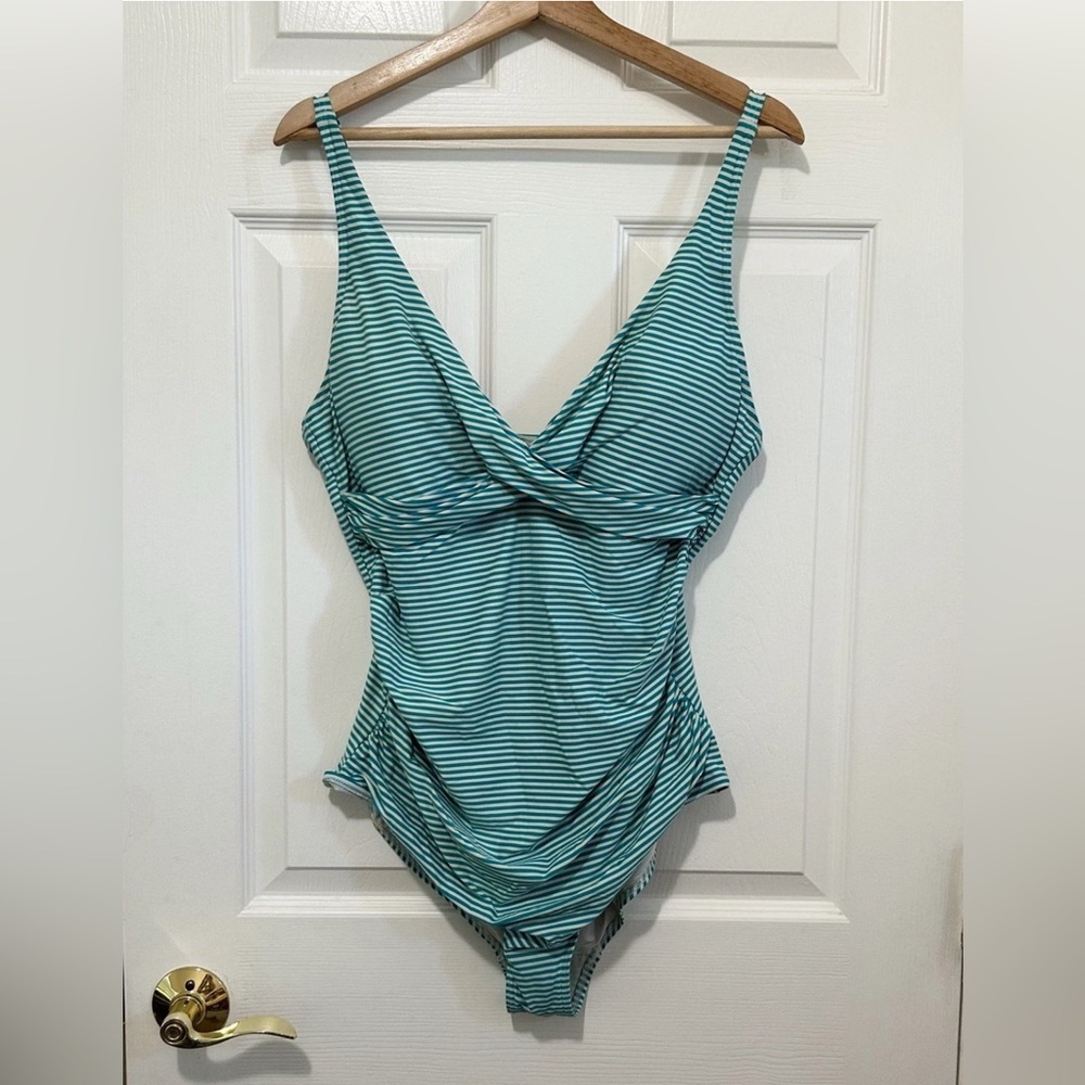 NipTuck Swim Womens 12 Green White Striped Tummy Control Multicup Suit
